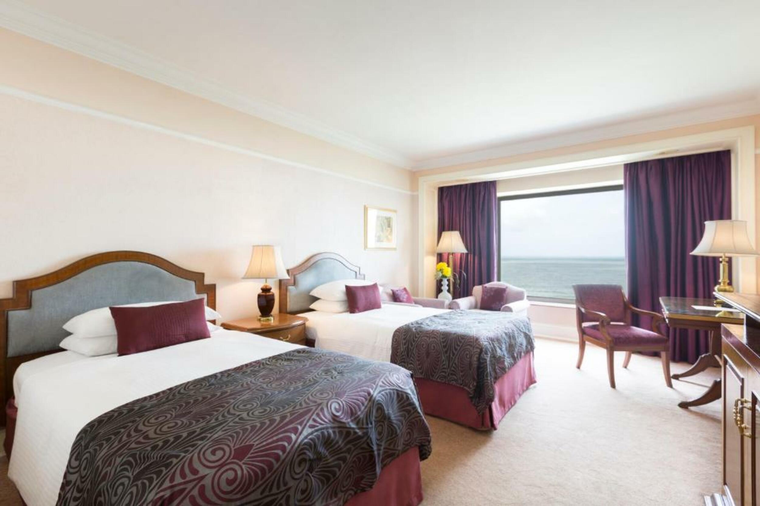 Taj Lands End Hotel Mumbai Exterior foto A room at the hotel