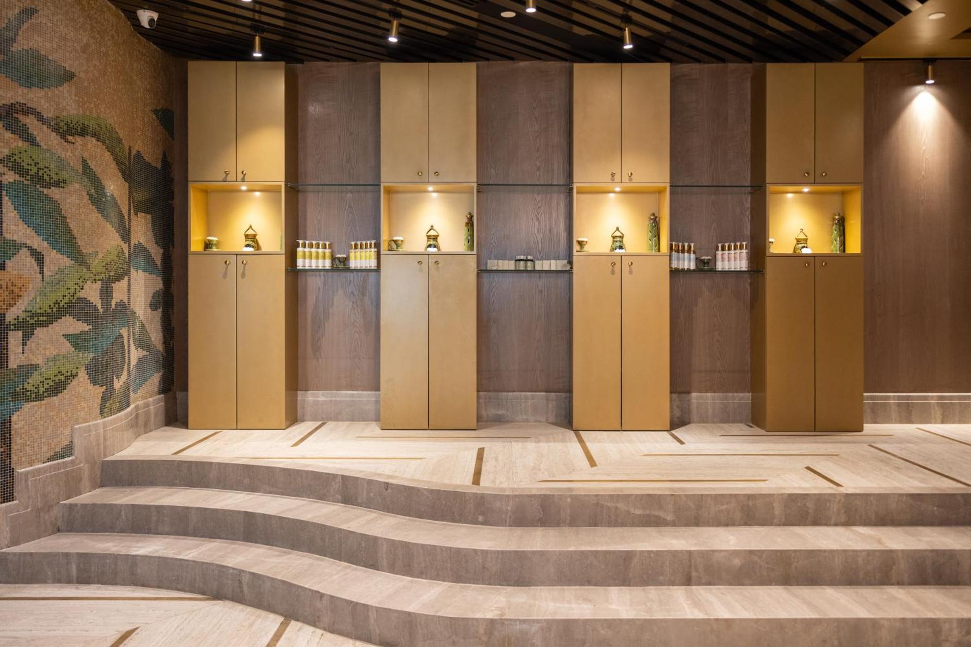 Taj Lands End Hotel Mumbai Exterior foto The interior of the museum